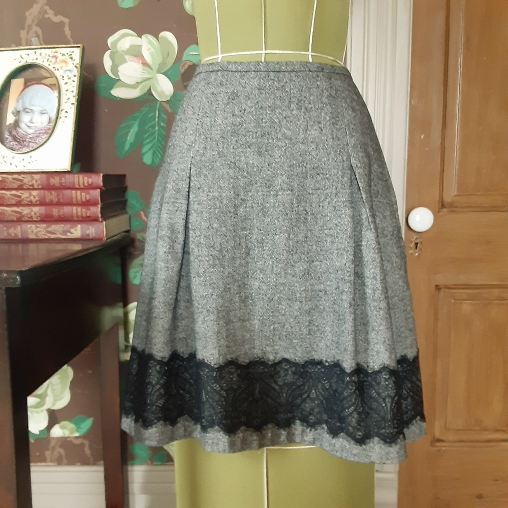 INTUITIONS Tweed Skirt with Lace Trim Size 4